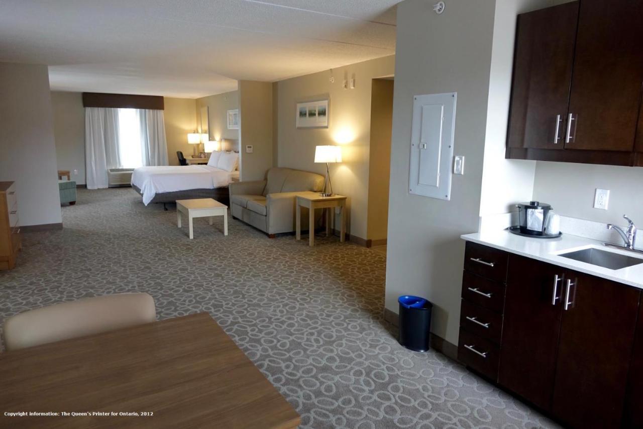 Holiday Inn Express & Suites Oshawa Downtown - Toronto Area By Ihg Exteriér fotografie