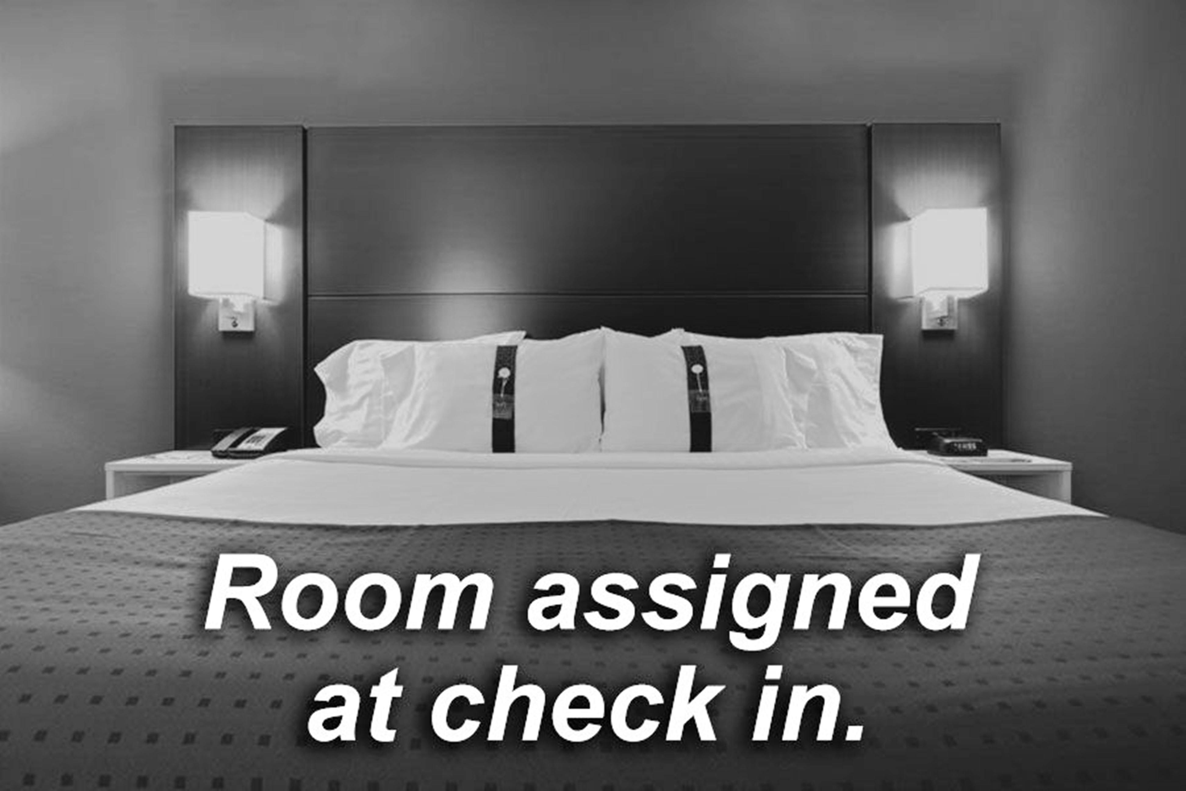 Holiday Inn Express & Suites Oshawa Downtown - Toronto Area By Ihg Exteriér fotografie