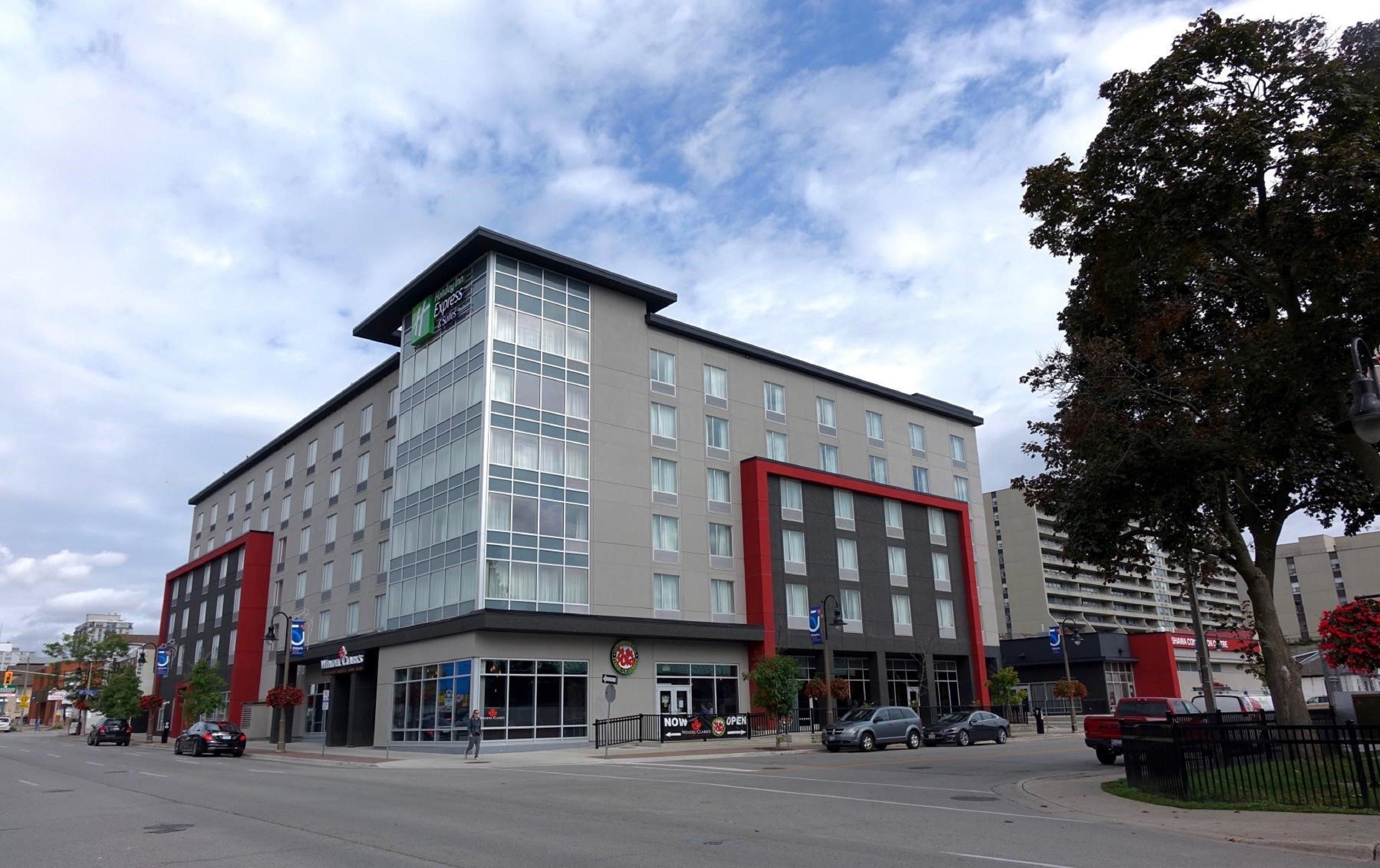 Holiday Inn Express & Suites Oshawa Downtown - Toronto Area By Ihg Exteriér fotografie