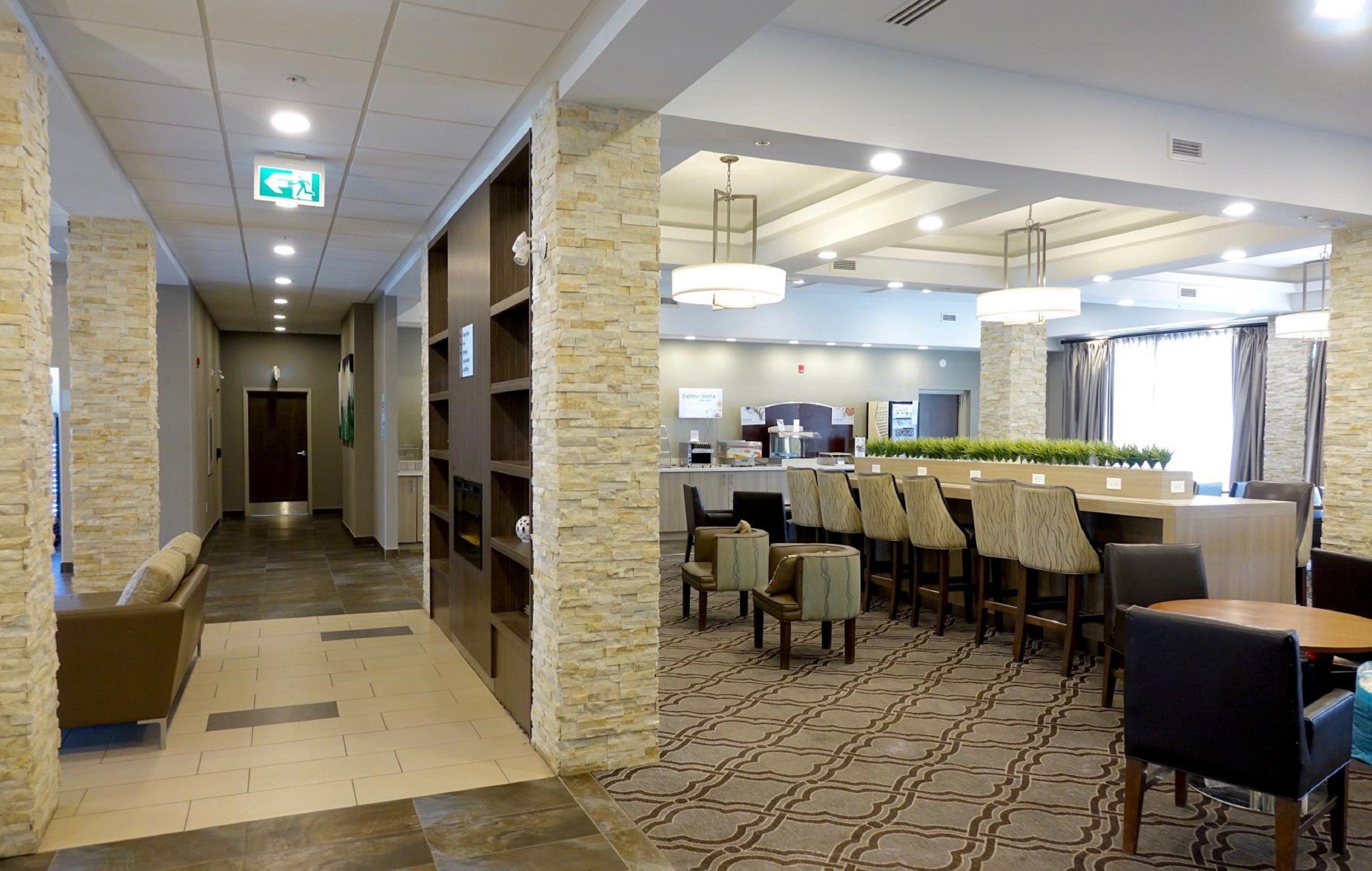 Holiday Inn Express & Suites Oshawa Downtown - Toronto Area By Ihg Exteriér fotografie